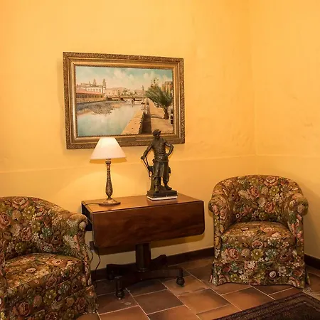 Frühstückspension Bellasombra Suites 2*